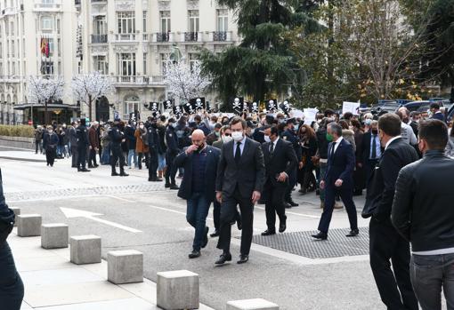 Iván Espinosa de los Monteros regresa al congreso tras mostrar su apoyo a los manifestantes