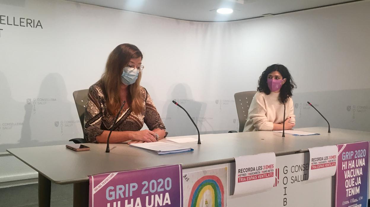 La consejera de Salud, Patricia Gómez, y la consejera de Administraciones Públicas, Isabel Castro, durante su comparecencia de este sábado