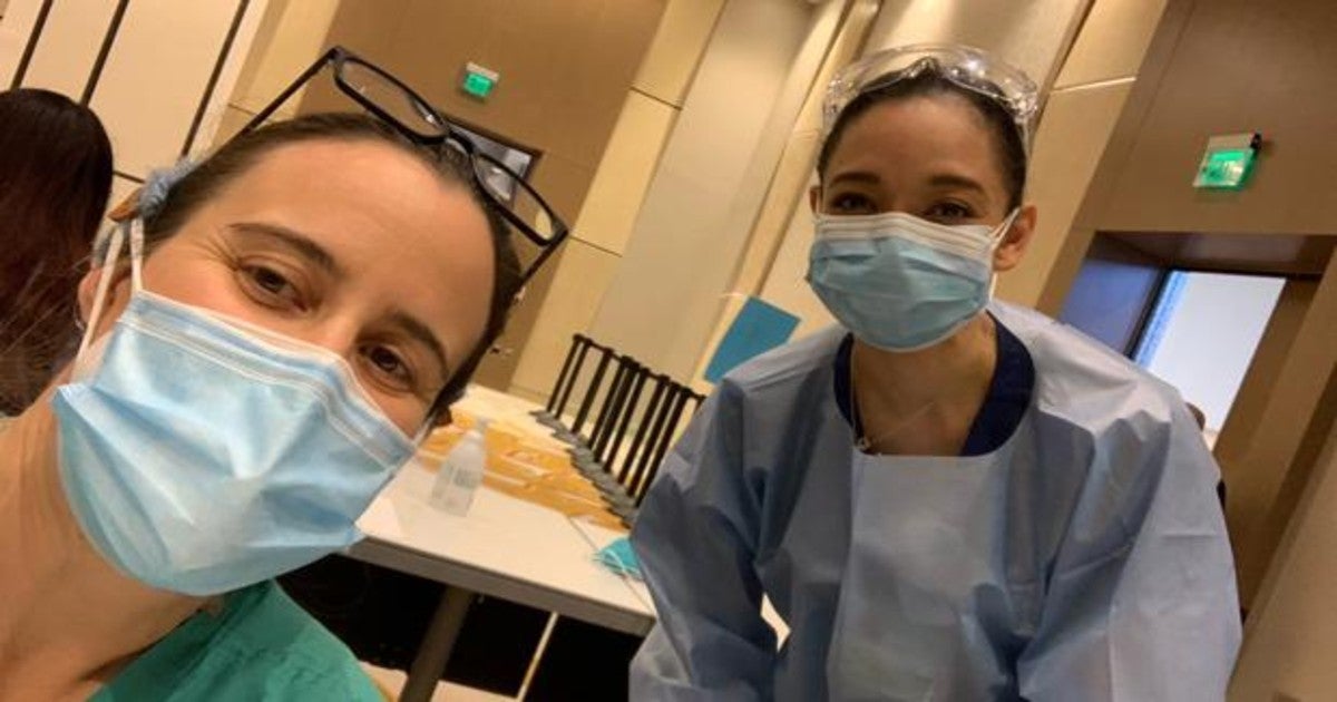 Estos son los primeros españoles vacunados contra el Covid: «Animo a todo el mundo a ponérsela, es una tecnología con poca plausibilidad de hacer daño»