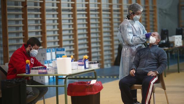 Sanidad deja en el aire la realización de test de antígenos en las farmacias