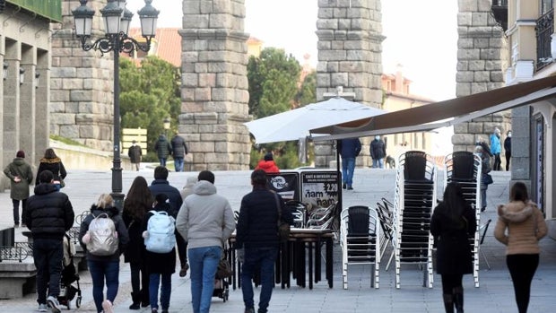 Un exdirectivo de la OMS dice que España entra «de lleno» en una tercera ola que será «más virulenta»