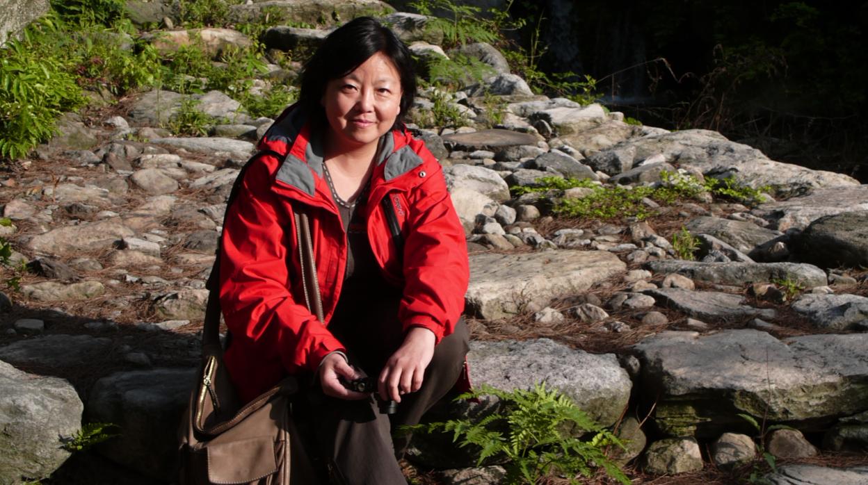 La bloguera y escritora Fang Fang, autora de «Diario de Wuhan»/ Vídeo: Más de un año después del inicio de la pandemia, la OMS llega a Wuhan