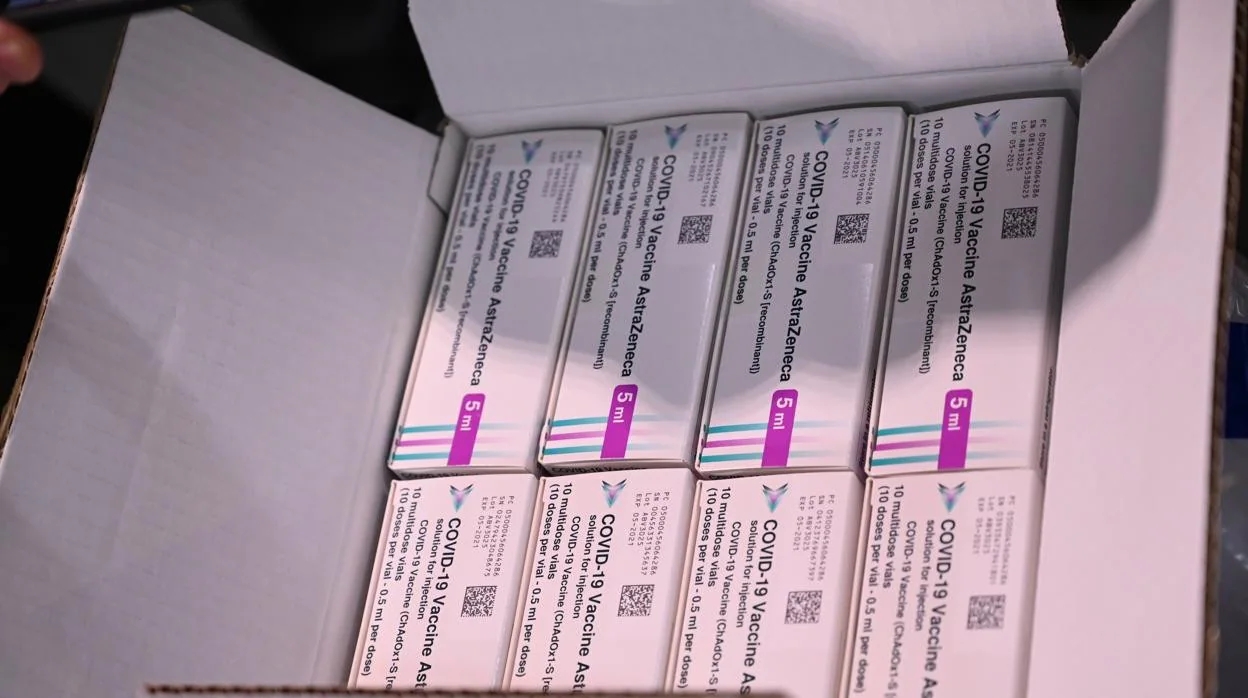 España recibió este sábado 196.800 dosis de la vacuan de AstraZeneca