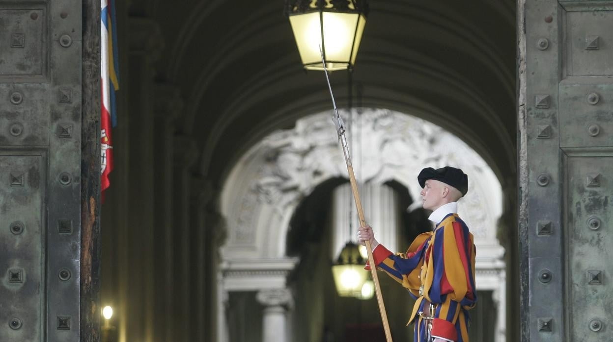 La Guardia Suiza, el ejército del Vaticano, es el más pequeño del mundo