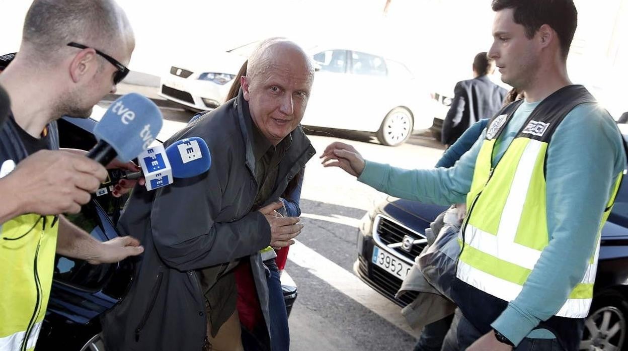 Paco Sanz, en el momento de su detención