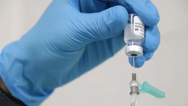 Cómo funciona la vacuna de Janssen que podría aprobarse en marzo