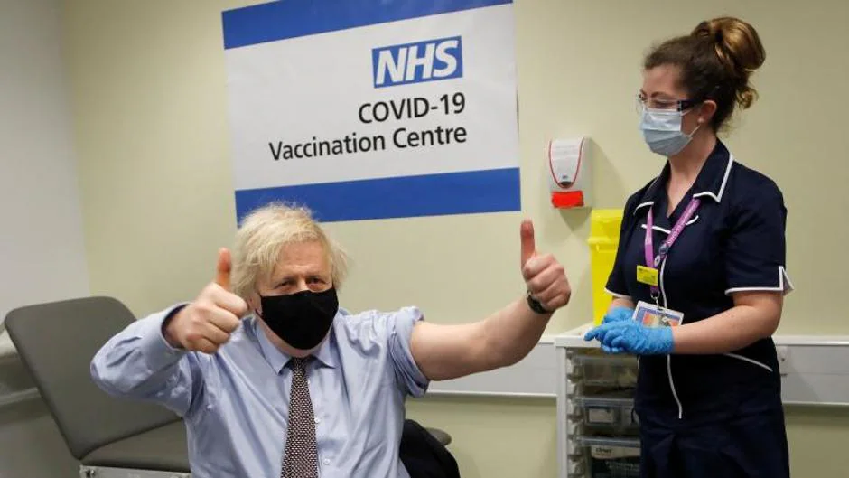 Reino Unido comunica que la mitad de la población adulta ya ha recibido la primera dosis de la vacuna