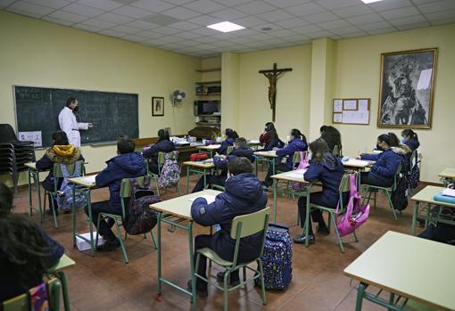 Alumnos de 1º de la ESO van a clase a la parroquia Nuestra Señora de la Peña y San Felipe Neri