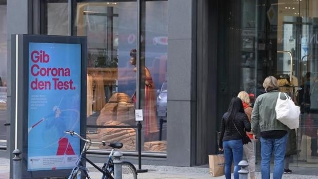 Test negativo obligatorio para entrar en los comercios no esenciales de Berlín