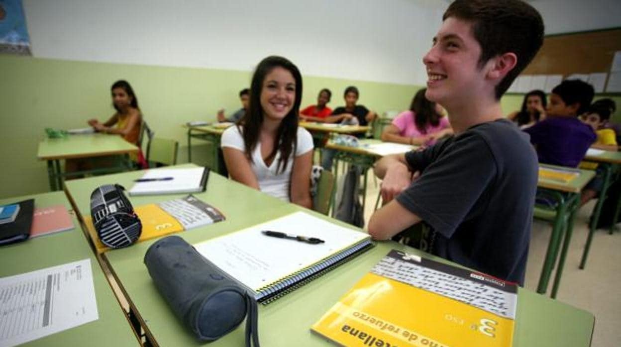 Estudiantes en una clase de Secundaria de un colegio catalán donde se imparte lengua castellana