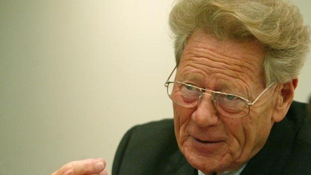 Fallece a los 93 años Hans Küng, el teólogo suizo que se convirtió en el azote de Benedicto XVI