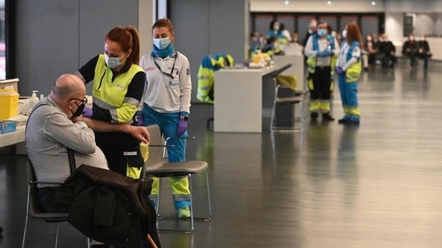 La vacunación cambia el perfil de muertos e ingresados por Covid