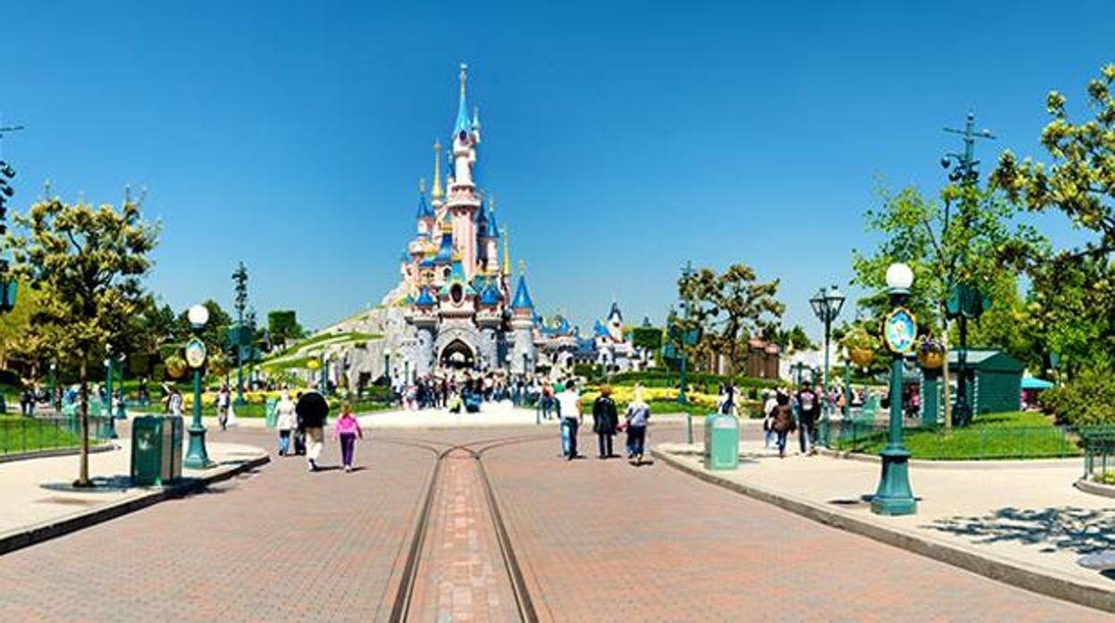 Disneyland Paris se convertirá desde el sábado en un gran centro de vacunación