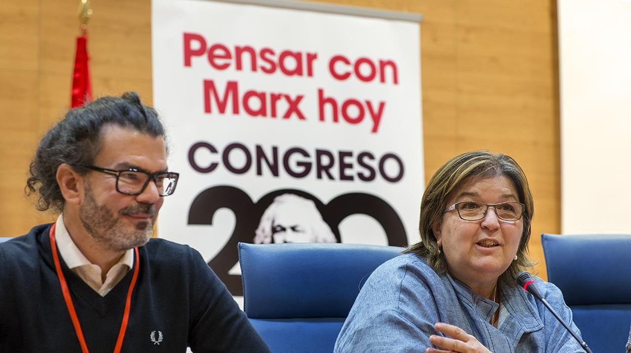 Imagen de Esther del Campo en un acto en la Complutense