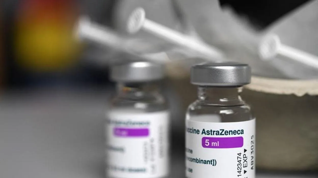 Millones de españoles se encuentran a la espera de la fecha de aplización de la segunda dosis de la vacuna de AstraZeneca