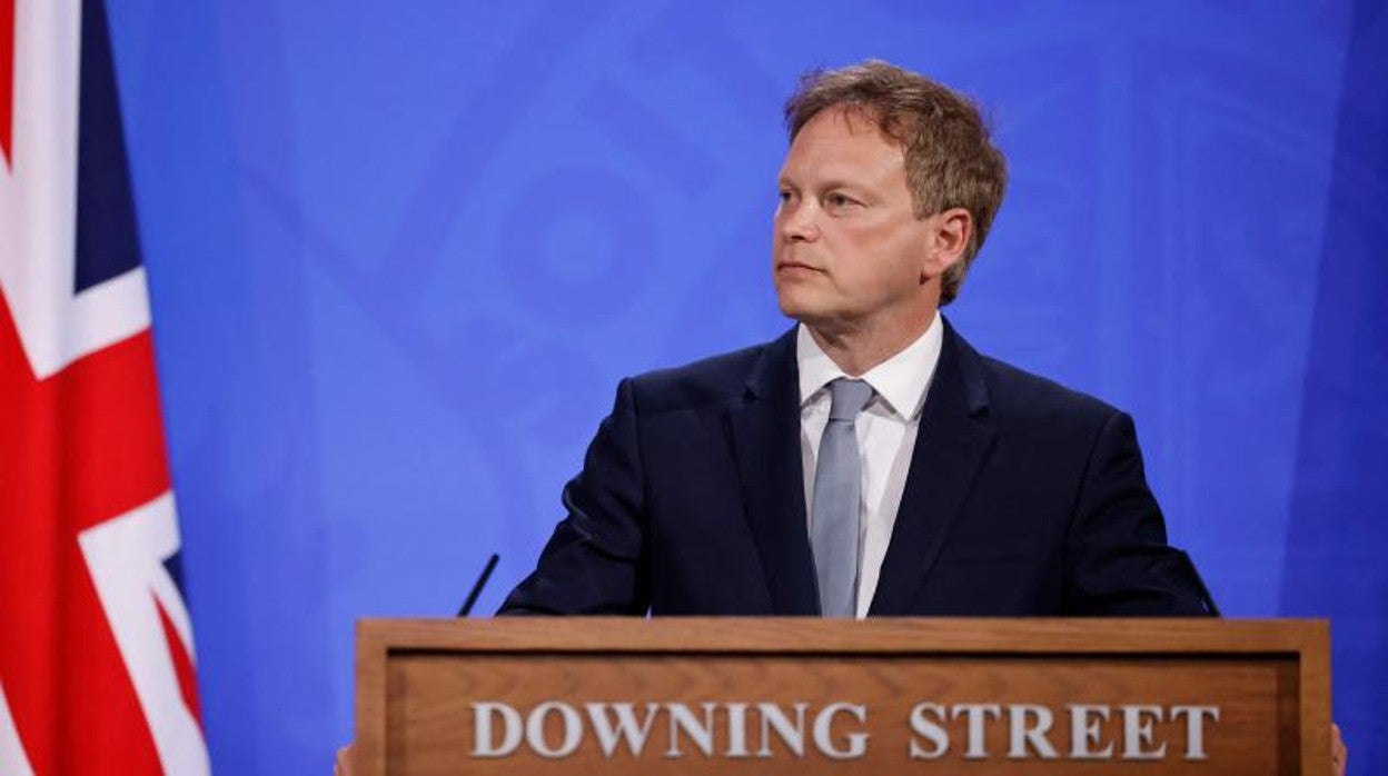 El secretario de Transportes británico Grant Shapps este viernes