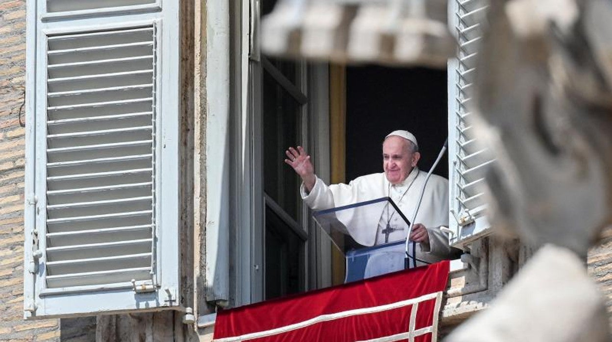 El Papa Francisco este domingo en la plaza de San Pedro