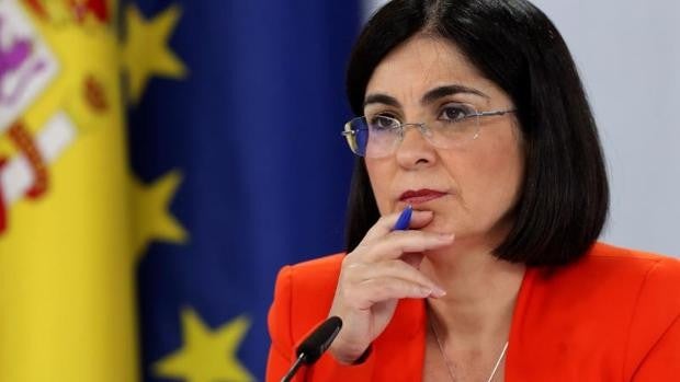 Darias se muestra «satisfecha» con la decisión del Comité de Bioética de avalar la segunda dosis con AstraZeneca