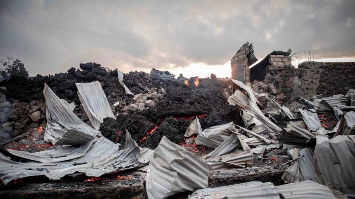 El río de lava se detuvo a las puertas de la ciudad de Goma, pero arrasó cuatro pueblos