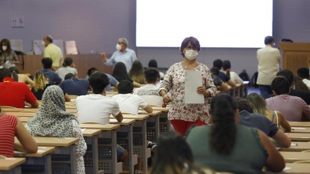 Galicia y Baleares olvidan el español en las indicaciones de la EBAU