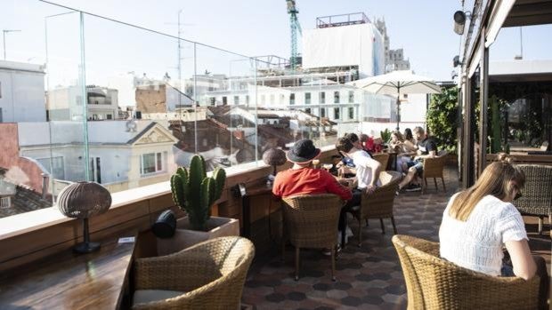 Horarios de bares, restaurantes y discotecas: ¿hasta qué hora se podrá estar de copas este verano?