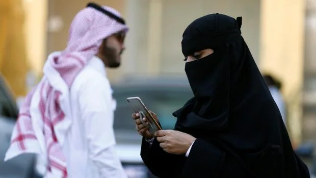 Arabia Saudí anuncia que las mujeres podrán peregrinar a La Meca sin un 'guardián' si van con otras mujeres