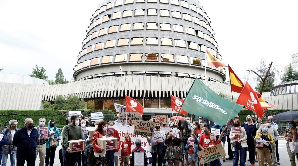 El Constitucional rechaza suspender cautelarmente la ley de la Eutanasia