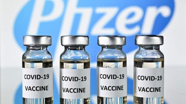 Pfizer y BioNTech pedirán a la FDA la autorización para administrar una tercera dosis de su vacuna