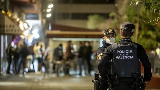 Aragón, Navarra y Asturias piden aval para el toque de queda, prorrogado en Cataluña y Comunidad Valenciana