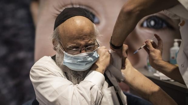 Israel se convierte en el primer país en inocular una tercera dosis de la vacuna contra el coronavirus