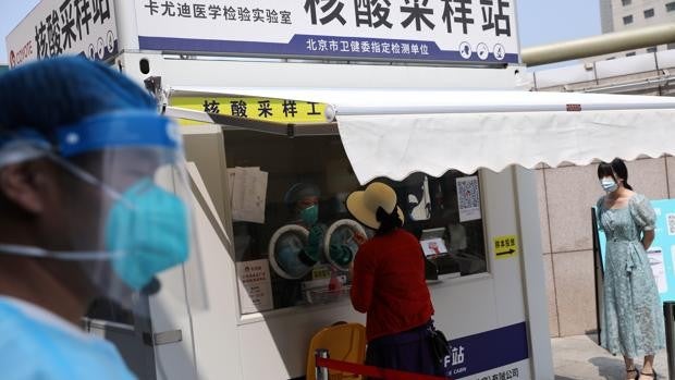 China confirma más de cien casos diarios de Covid por primera vez en los últimos seis meses