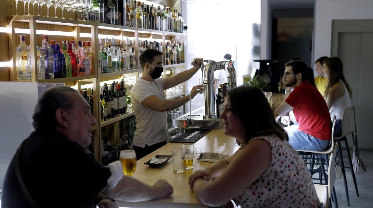 Interior de un bar