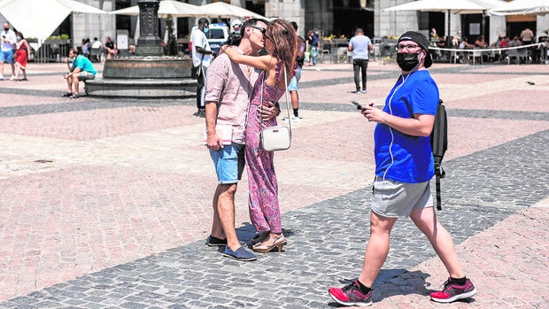 La transmisión de enfermedades sexuales crece pese a las distancias sociales