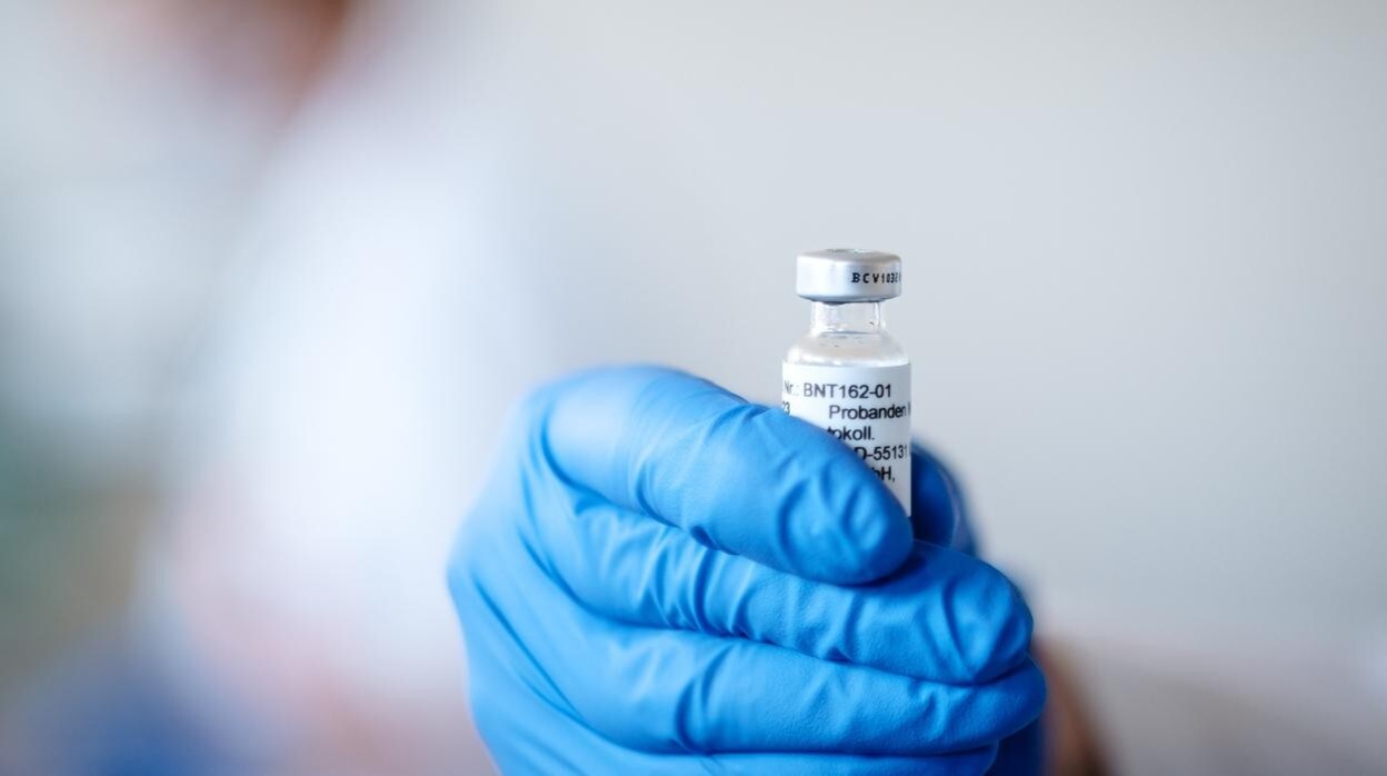 La vacuna de Pfizer fue la primera autorizada por la Agencia Europea del Medicamento