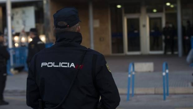 Dos detenidos y un tercer agresor en busca y captura por una violación a una joven en Formentera