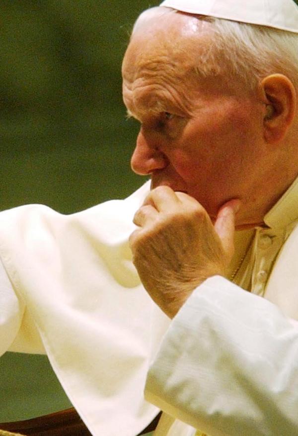 El Papa Juan Pablo II realizó con éxito tres exorcismos a mujeres que habían sido poseídas
