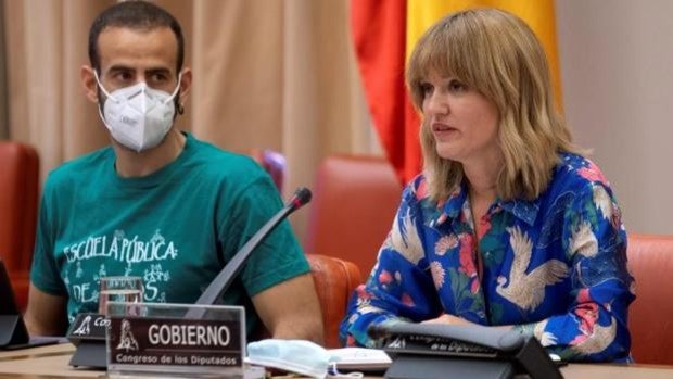 La ministra de Educación, en su primera comparecencia en el Congreso: «No puedo refrendar la falsa premisa de que se adoctrina en las aulas»