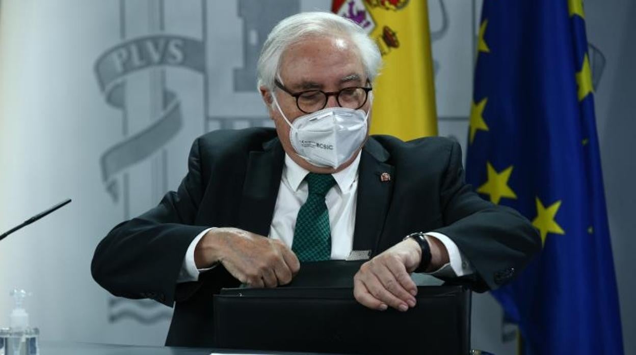 El ministro de Universidades, Manuel Castells