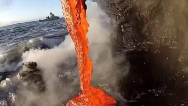 ¿Qué pasa cuando la lava llega al mar?