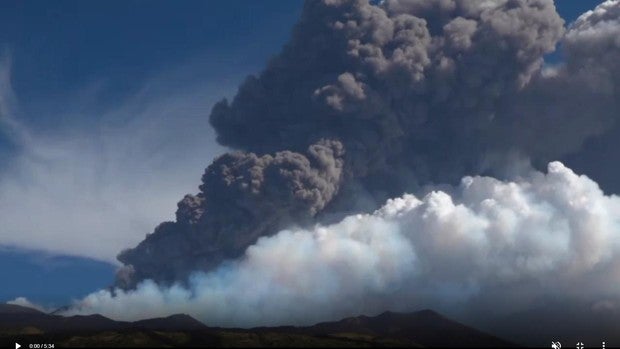 El volcán Etna entra en erupción