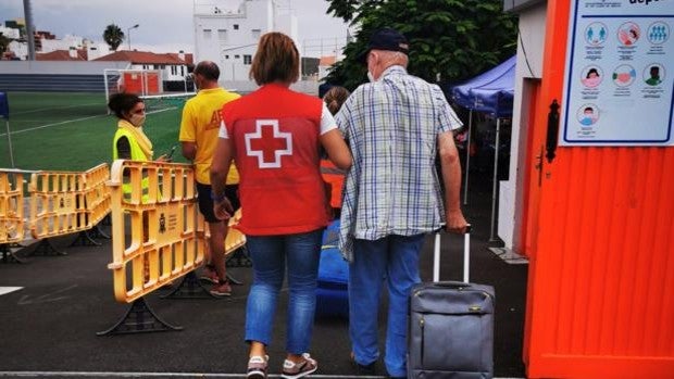 «La sociedad canaria sabe lo que le da la tierra volcánica. La gente está desencajada, pero resignada»