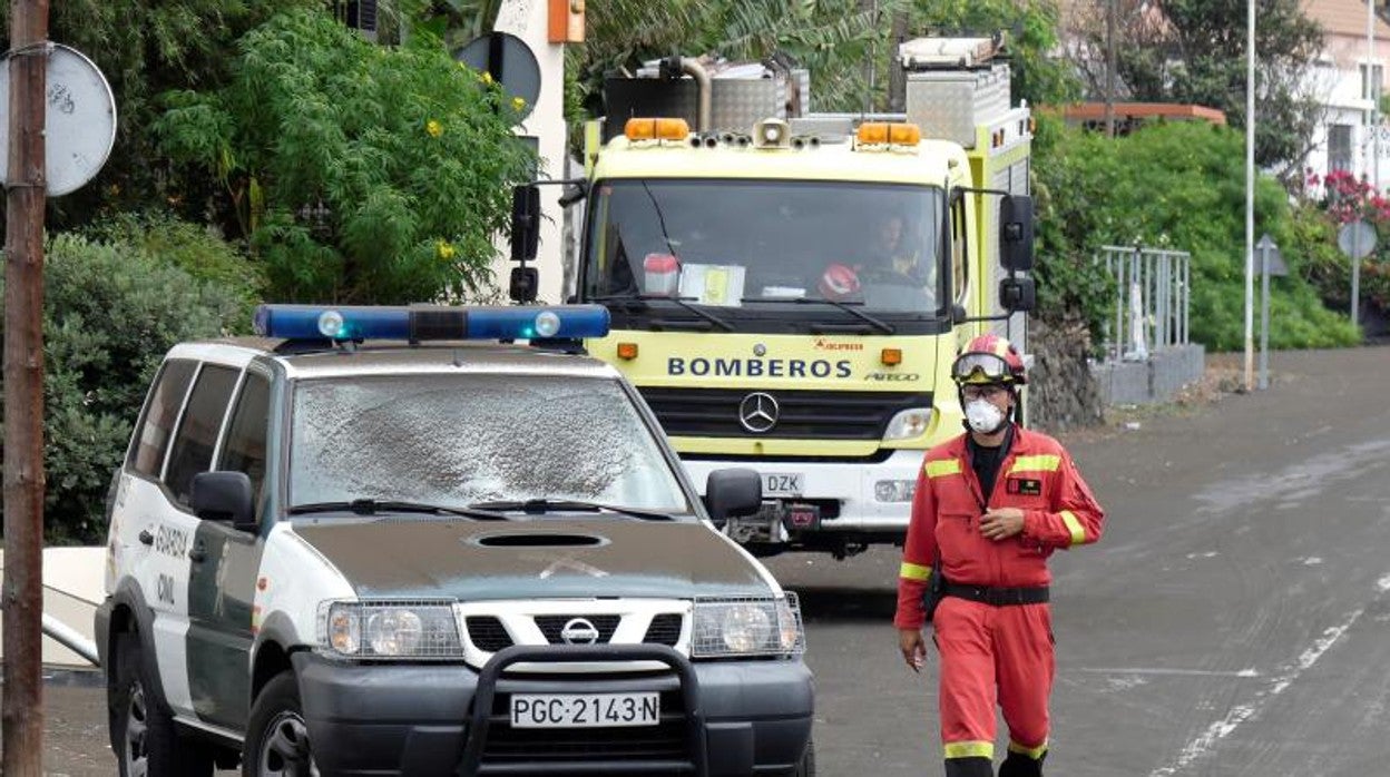 La ceniza cubre el barrio de La Laguna, en Los Llanos de Aridane