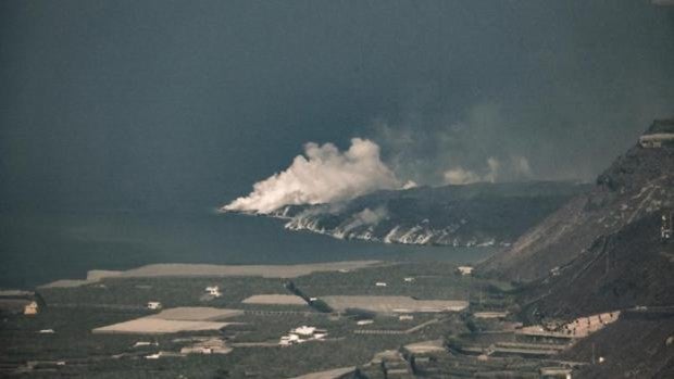 ¿A quién pertenecerá el terreno ganado al mar por la lava?