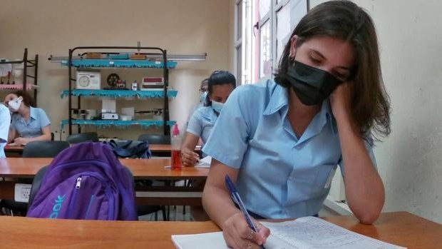 Reino Unido declarará ilegales las empresas a las que los alumnos pagan a cambio de sus trabajos