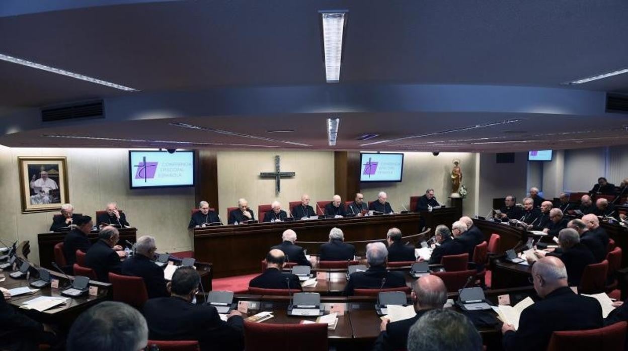 Imagen de archivo de una asamblea plenaria de los obispos antes de la pandemia