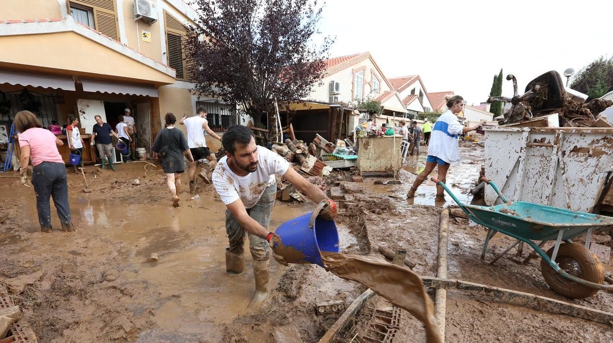 Limpieza de daños al paso de la Dana en septiembre de 2021 en Toledo