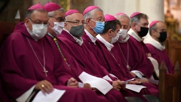 La Conferencia Episcopal francesa reconoce la responsabilidad institucional de la Iglesia en el escándalo de los abusos