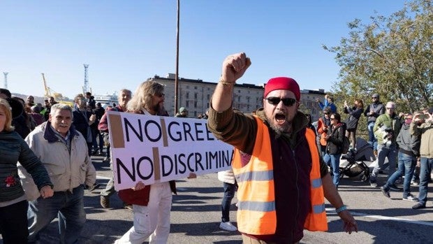 Italia prohíbe las manifestaciones de los antivacunas en los centros de las ciudades