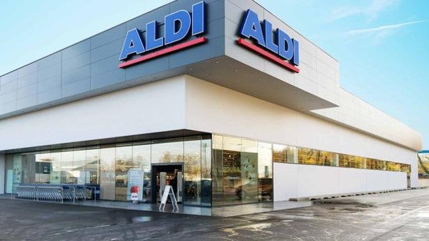 Aldi pide a sus proveedores de Cartagena explicaciones sobre la contaminación del Mar Menor