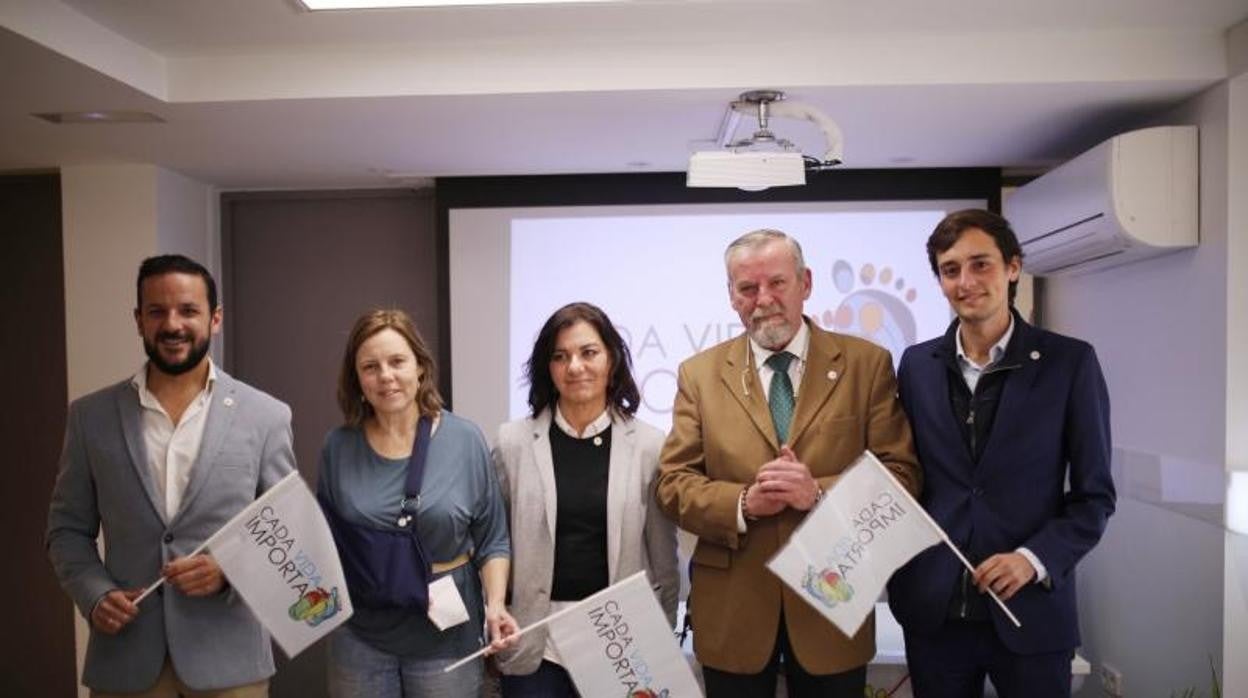 Javier Rodríguez, Alicia Latorre, Marta Velarde, Ignacio García Juliá y Álvaro Ortega durante la presentación de la concentración de este domingo